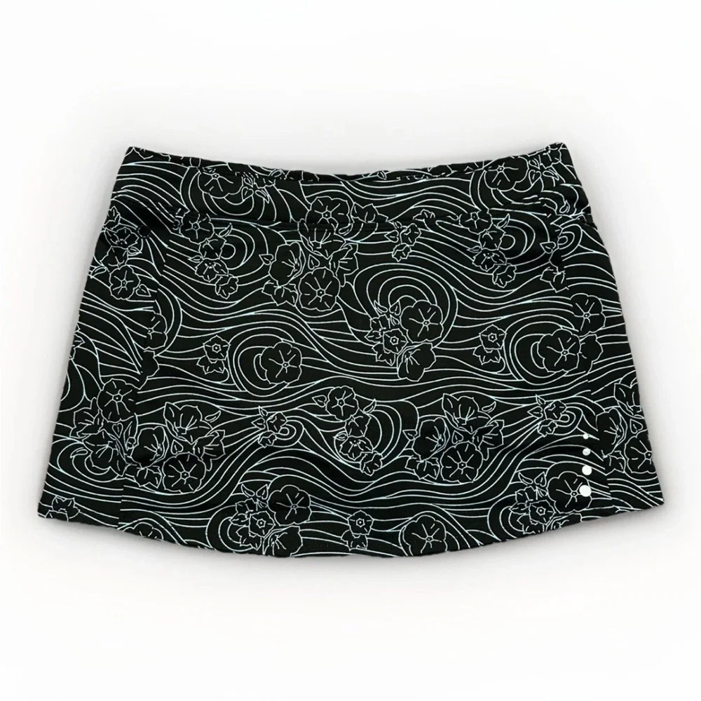 L.L. Bean Women's Skort Size M Floral Zipped Side Pocket 50+ UPF Stretch w Short